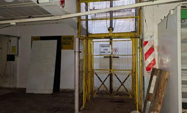 LOCAL EN ALQUILER A METROS DEL MERCADO NORTE - 640 m2 Cubiertos - Ex supermercado