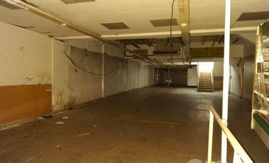 LOCAL EN ALQUILER A METROS DEL MERCADO NORTE - 640 m2 Cubiertos - Ex supermercado