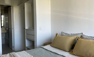 Venta departamento en dúplex de 3 ambientes con jardín y parrilla