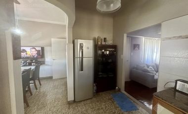 Impecable 4 amb a mts de la Avda y del Centro Comercial!!!