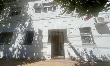 Impecable 4 amb a mts de la Avda y del Centro Comercial!!!