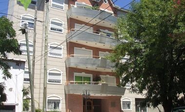 DEPTO TRES AMB CON COCHERA