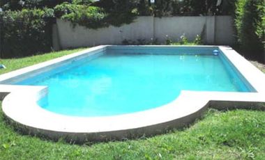 Casa en venta  City Bell amplio parque pileta 4 dormitorios