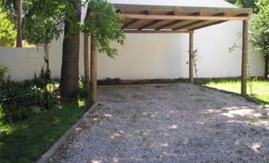 Casa en venta  City Bell amplio parque pileta 4 dormitorios