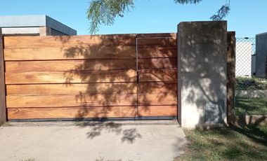 PARA APROVECHAR!! TERRENO CON PILETA   CIMIENTOS   BAÑO EN LAS TARDES!!