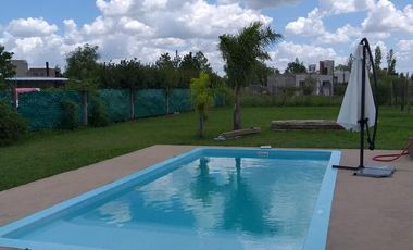 PARA APROVECHAR!! TERRENO CON PILETA   CIMIENTOS   BAÑO EN LAS TARDES!!