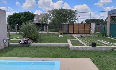 PARA APROVECHAR!! TERRENO CON PILETA   CIMIENTOS   BAÑO EN LAS TARDES!!