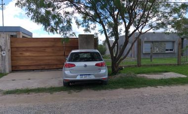 PARA APROVECHAR!! TERRENO CON PILETA   CIMIENTOS   BAÑO EN LAS TARDES!!