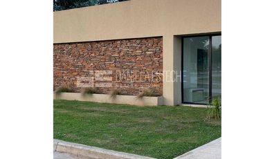 D. Esteche Realty- Duplex a estrenar de 4 ambientes en Spring Park