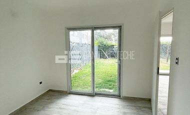 D. Esteche Realty- Duplex a estrenar de 4 ambientes en Spring Park