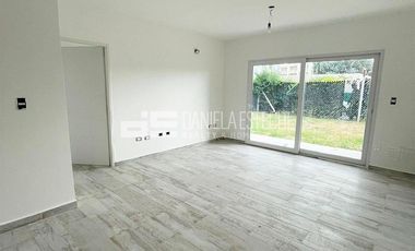 D. Esteche Realty- Duplex a estrenar de 4 ambientes en Spring Park