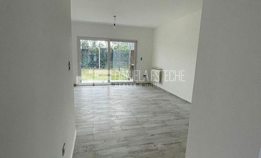 D. Esteche Realty- Duplex a estrenar de 4 ambientes en Spring Park