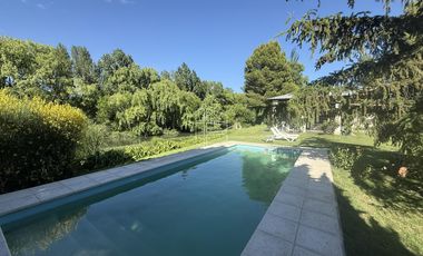 Venta - Casa Quinta con Pileta y costa de Río - Paso Cordova - C063