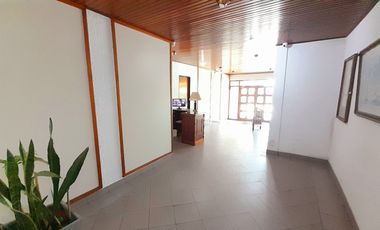 Vicente López - Amplio departamento de 2 amb con Balcón francés!!