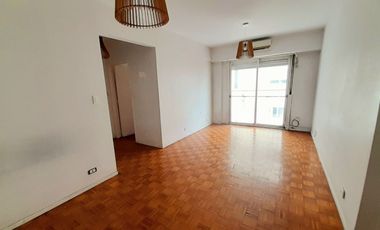 Vicente López - Amplio departamento de 2 amb con Balcón francés!!