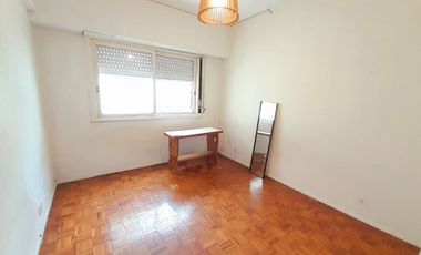 Vicente López - Amplio departamento de 2 amb con Balcón francés!!