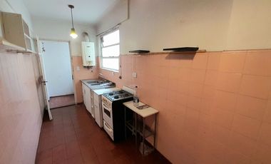 Vicente López - Amplio departamento de 2 amb con Balcón francés!!