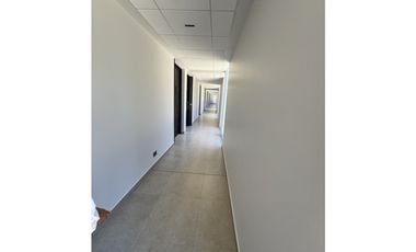 OFICINA NUEVA EN ARRIENDO PINARES