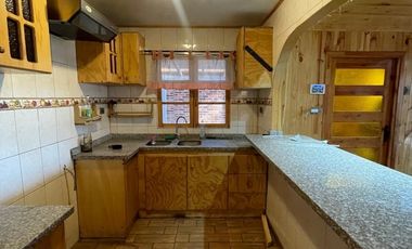 DIECIOCHO DE SEPTIEMBRE PAINE PASAJE  ARRIENDO LINDA CASA MADERA DOS PISOS CON GAKPON