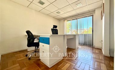 Casa mediterránea uso residencial u oficina en Huertos Familiares