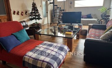 Casa en venta a pasos del Cerro de Cruz, incluye 3 departamentos para arriendo, Punta Arenas.