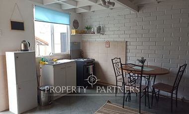 Casa en venta a pasos del Cerro de Cruz, incluye 3 departamentos para arriendo, Punta Arenas.