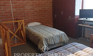 Casa en venta a pasos del Cerro de Cruz, incluye 3 departamentos para arriendo, Punta Arenas.
