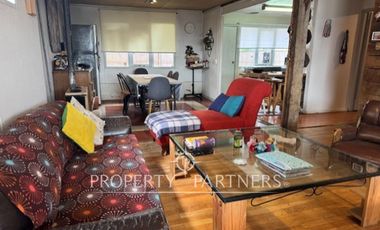 Casa en venta a pasos del Cerro de Cruz, incluye 3 departamentos para arriendo, Punta Arenas.