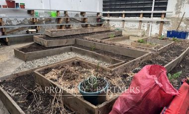 Casa en venta a pasos del Cerro de Cruz, incluye 3 departamentos para arriendo, Punta Arenas.