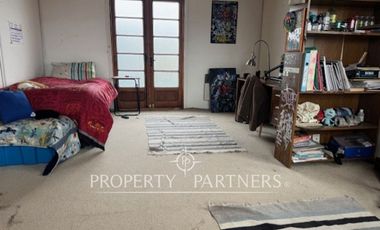 Casa en venta a pasos del Cerro de Cruz, incluye 3 departamentos para arriendo, Punta Arenas.