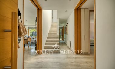 Moderna Casa en calle cerrada y tranquila cerca portal la dehesa