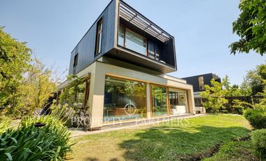 Moderna Casa en calle cerrada y tranquila cerca portal la dehesa