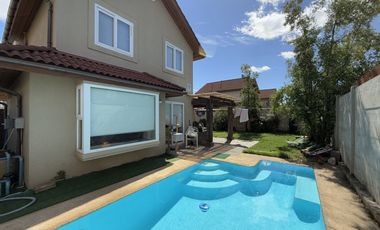 CASA EN ESTANCIA LAS RASTRAS