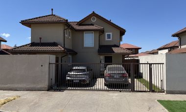 CASA EN ESTANCIA LAS RASTRAS