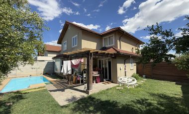 CASA EN ESTANCIA LAS RASTRAS