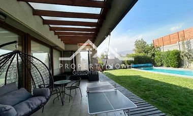 CASA 3 DORM MAS SERVICIO PISCINA Y QUINCHO CHAMISERO