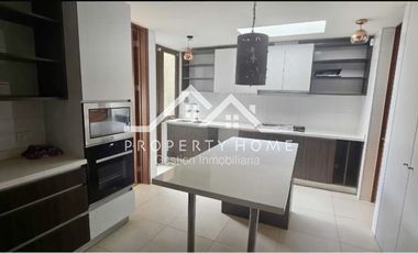 CASA 3 DORM MAS SERVICIO PISCINA Y QUINCHO CHAMISERO