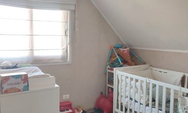 CASA CON 4 DORMITORIOS PISCINA Y QUINCHO REMODELADA