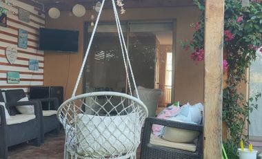 CASA CON 4 DORMITORIOS PISCINA Y QUINCHO REMODELADA