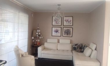 CASA CON 4 DORMITORIOS PISCINA Y QUINCHO REMODELADA