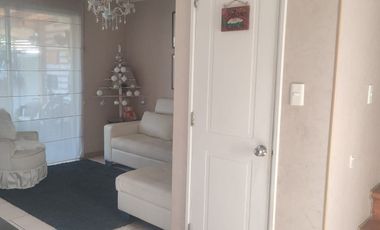 CASA CON 4 DORMITORIOS PISCINA Y QUINCHO REMODELADA