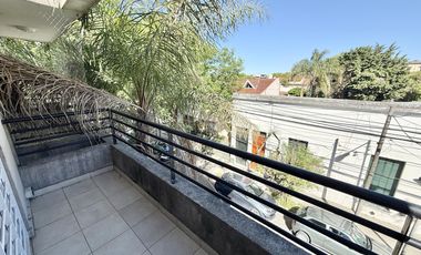 Departamento de 2 ambientes con balcón y cochera en venta en San Fernando