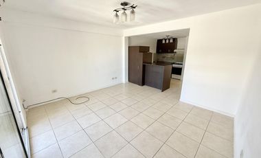 Departamento de 2 ambientes con balcón y cochera en venta en San Fernando