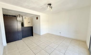 Departamento de 2 ambientes con balcón y cochera en venta en San Fernando