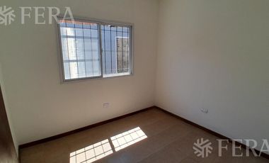 Alquiler PH 3 ambientes con patio en Wilde