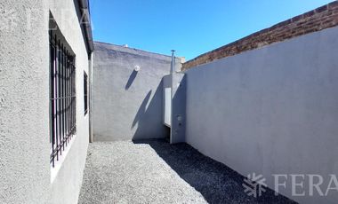 Alquiler PH 3 ambientes con patio en Wilde