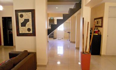 VENTA CHALET 6 AMBIENTES EN VILLA ADELINA