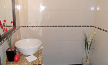 VENTA CHALET 6 AMBIENTES EN VILLA ADELINA