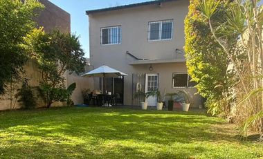 VENTA CHALET 6 AMBIENTES EN VILLA ADELINA