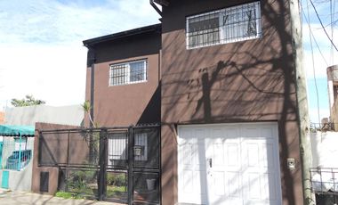 VENTA CHALET 6 AMBIENTES EN VILLA ADELINA